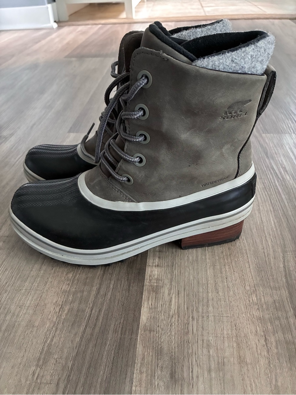 Sorel Women's Slimpack III Lace boots